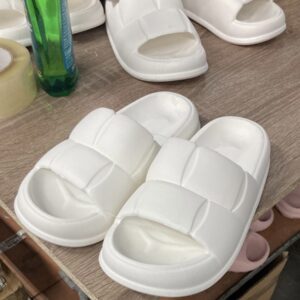 Шльопанці, сабо, в'єтнамки жіночі